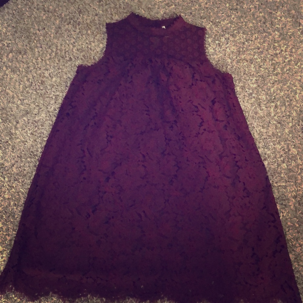 Lace detailed maroon dress